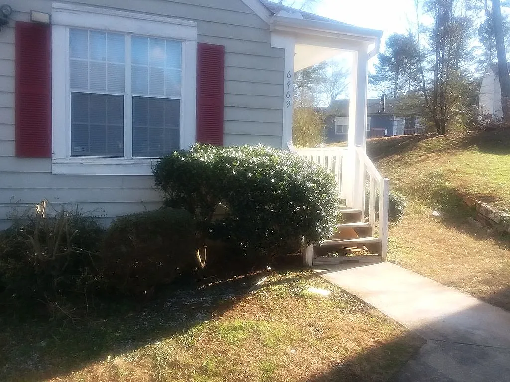 6469 Bedford Ln photo 1