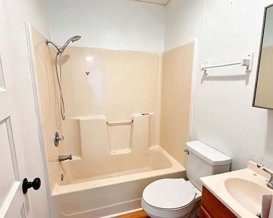 3rd image of 5019 East St