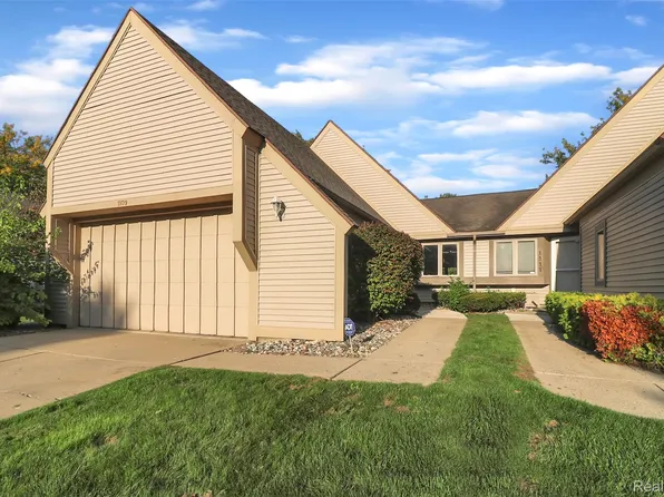 1109 Boulder Ct, Lansing, MI 48917