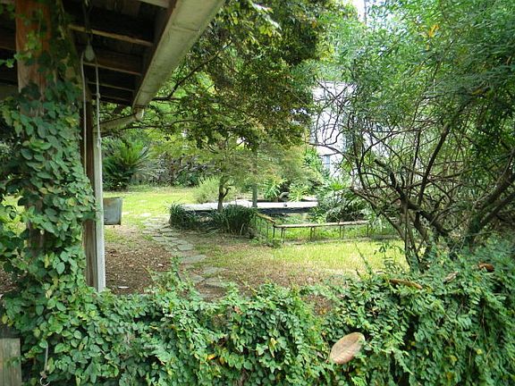 5th image of 1610 Beauford Pl
