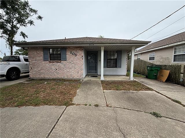1st image of 805 Oriole St