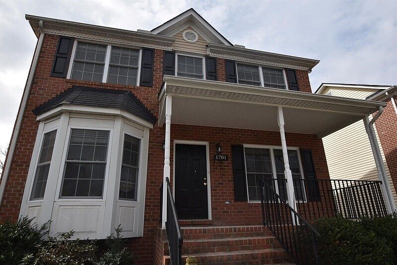 1st image of 1701 Kemper St #1701KEMP
