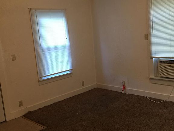 5th image of 701 W 12th St