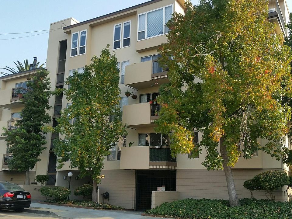 The Bayo Vista Apartments