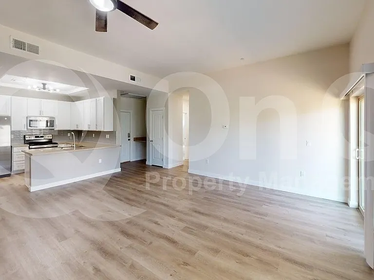 9160 N 67th Ave #219 — Photo 4