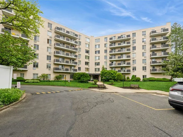135 Post Avenue #1Q, Westbury, NY 11590