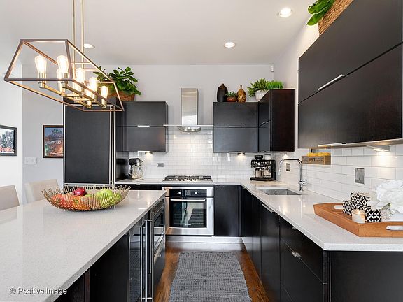 4th image of 1723 W Le Moyne St #201