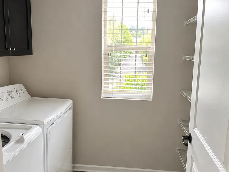 9231 SW Chopin Ln — Photo 10