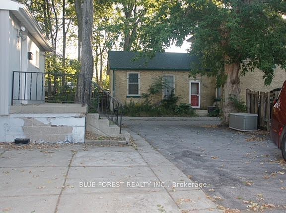 3rd image of 4 Henry St