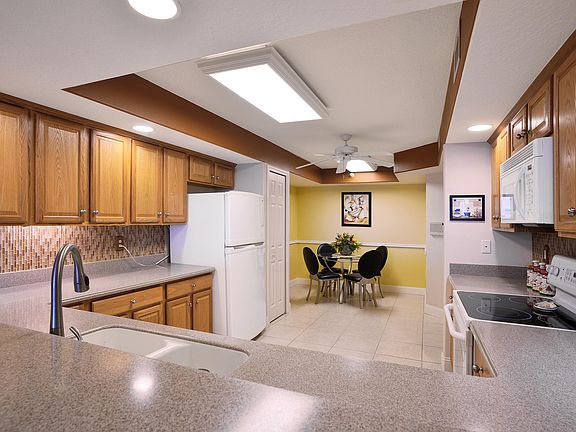 5th image of 742 Bayside Dr Unit 503