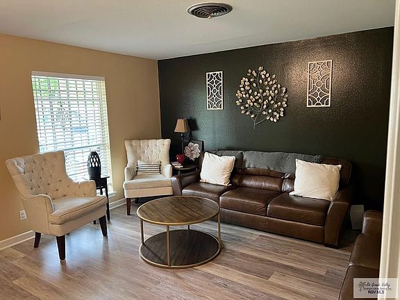 3rd image of 1325 Duranta Ln