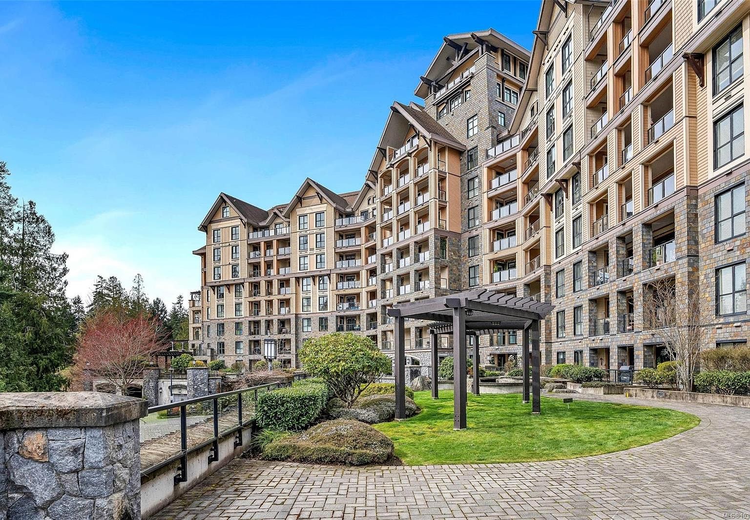 1400 Lynburne Pl #414