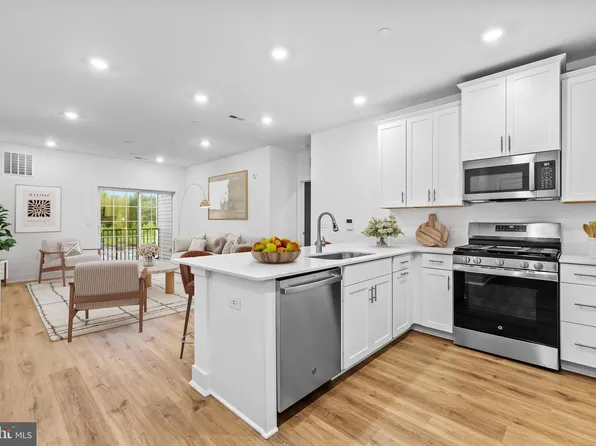 28311 Radford Ct, Monroe Township, NJ 08831