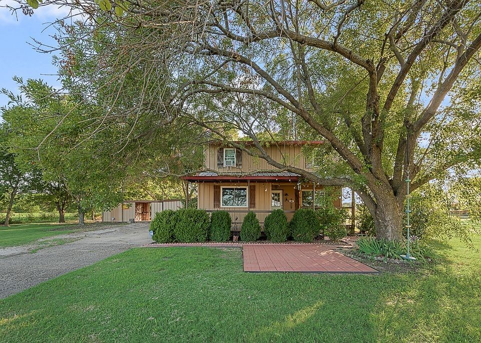 1st image of 220 Crump Cir