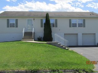 6 Skyview Dr, Plains, PA 18705