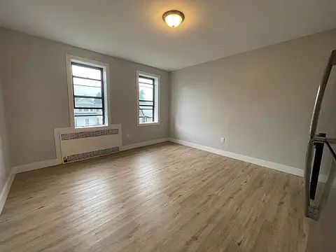 2nd image of 166-68 Harrison Ave #3D
