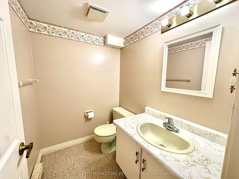 8 Blue Grass Dr — Photo 31