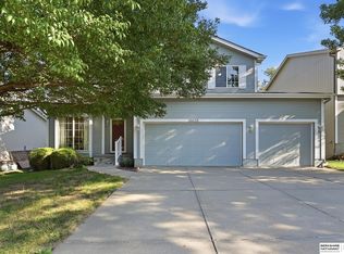 18626 L Cir, Omaha, NE 68135