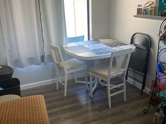 Eat in kitchen area