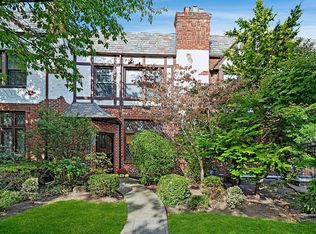 9007 68th Ave, Forest Hills, NY 11375