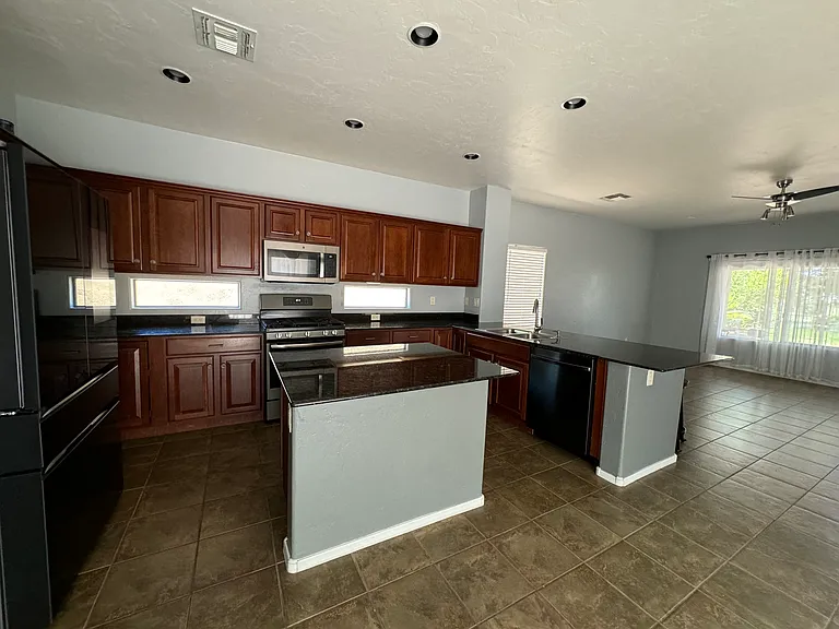 15233 S Via Lago Del Encanto — Photo 6