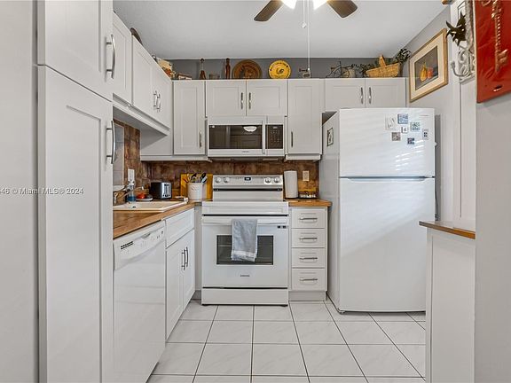 4th image of 5510 Lakeside Dr APT 203