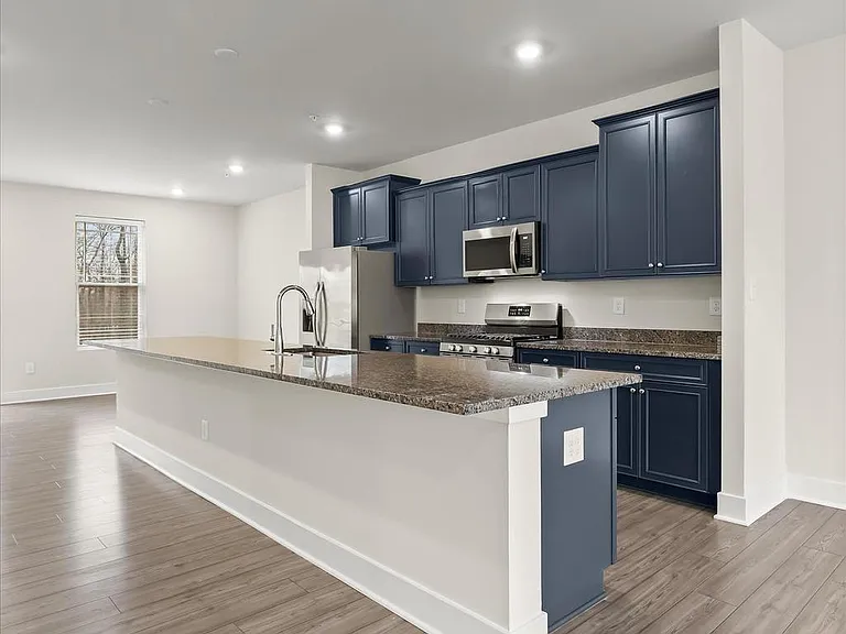 304 Sweetbay Rd — Photo 16