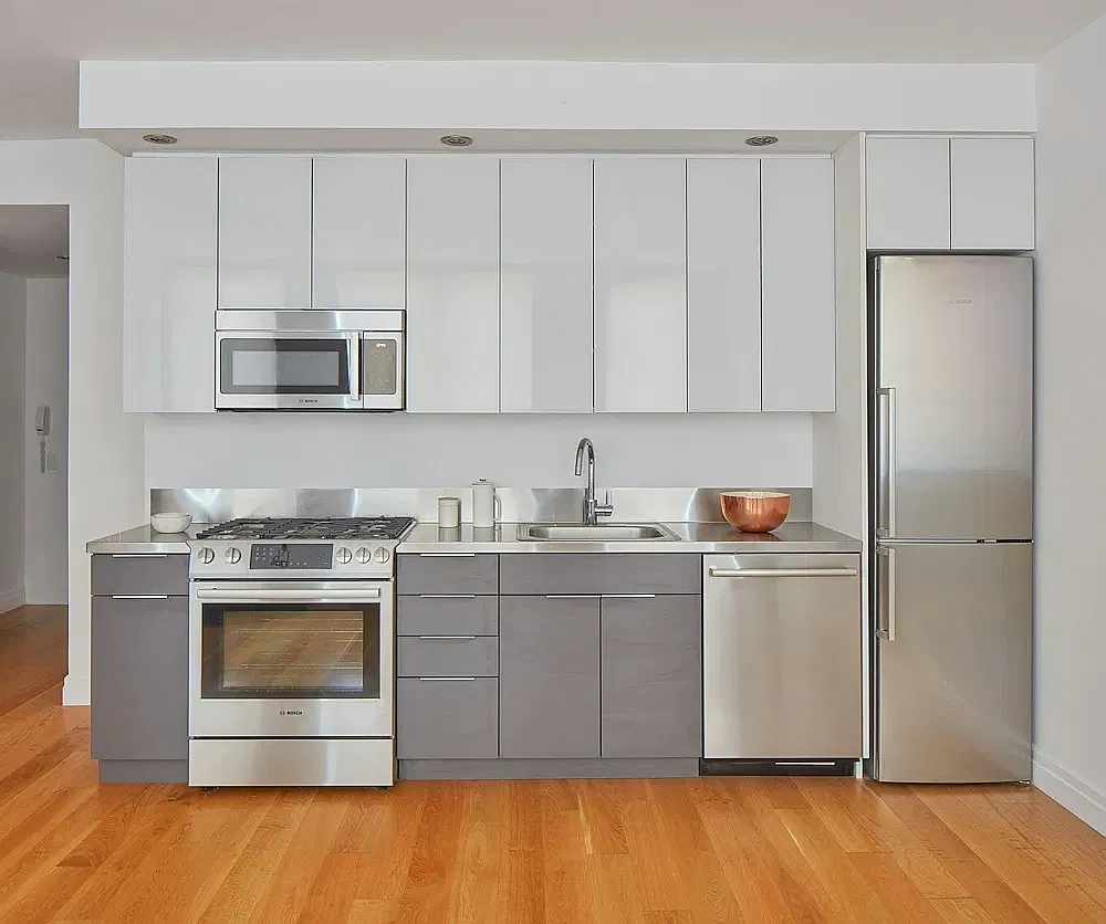 300 Ashland Place — Photo 4
