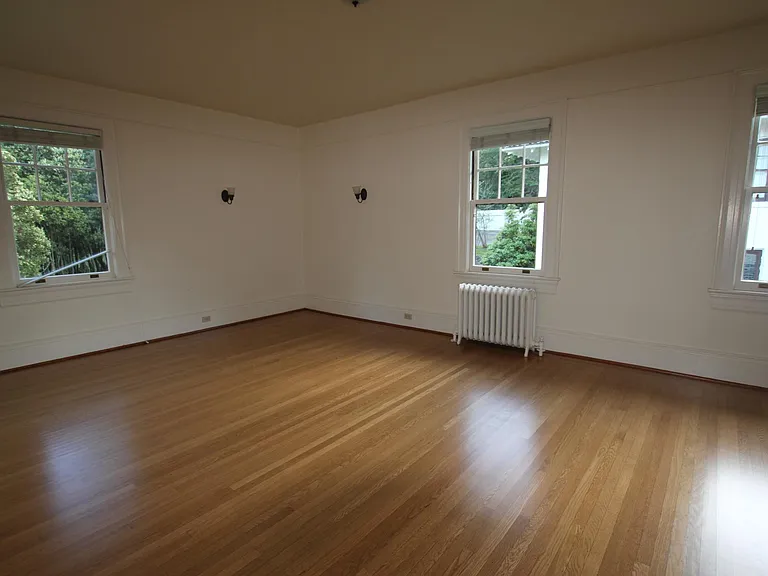 1326 Kobbe Ave #B — Photo 6