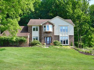 36780 Chesapeake Rd, Farmington Hills, MI 48335