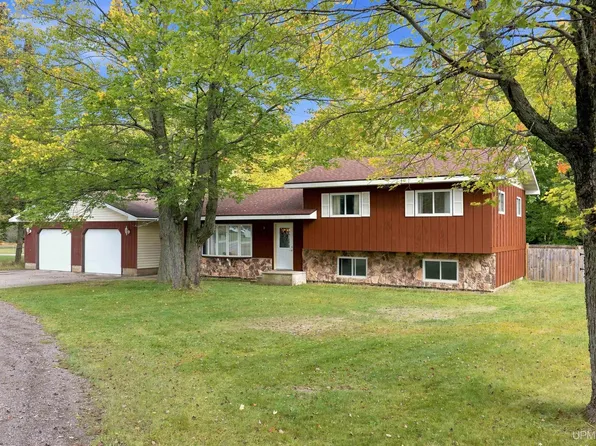6844 M Rd, Escanaba, MI 49829