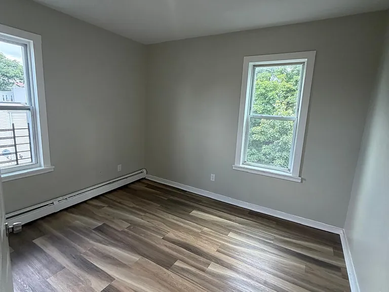 470 21st St #3L — Photo 6