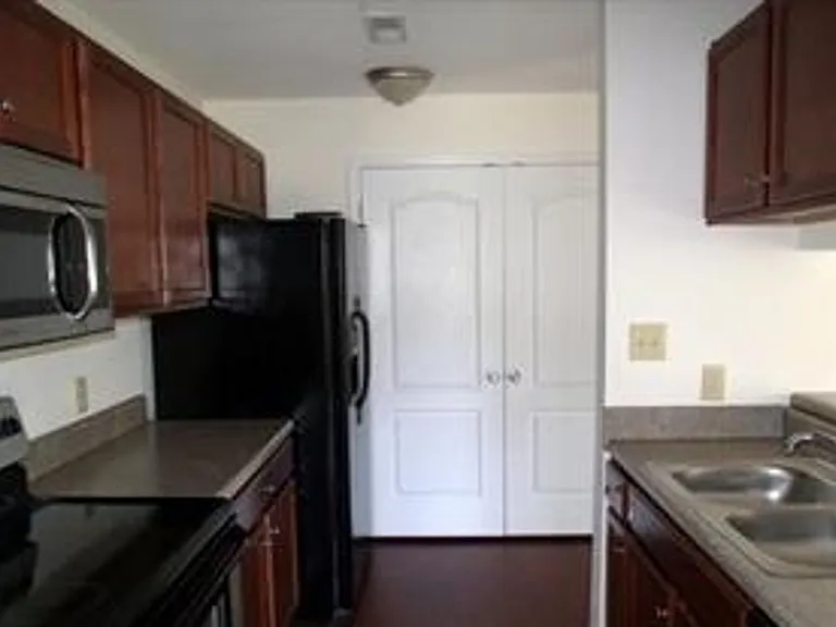 661 Bartons Landing Pl #2 — Photo 8