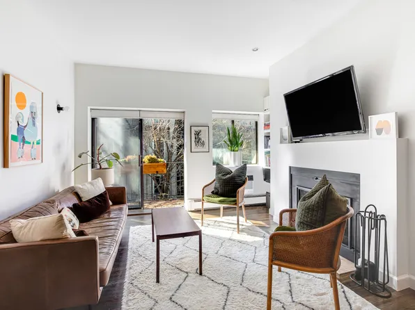 322 West 22nd Street image 1 of 10