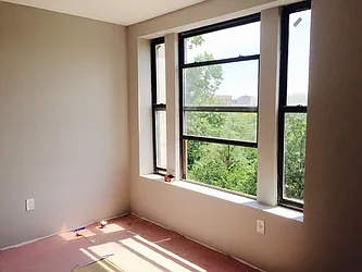 Rented by Weissman Realty