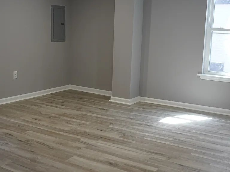 308 King St — Photo 12