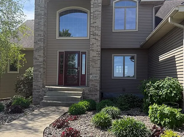 2190 Stone Hill Rd, Decorah, IA 52101