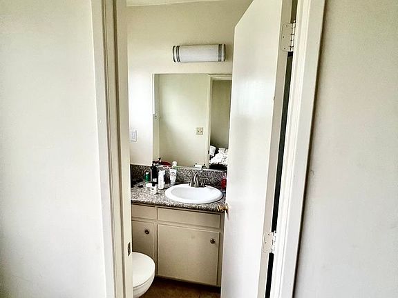 5th image of 7529 Lexington Ave #1A