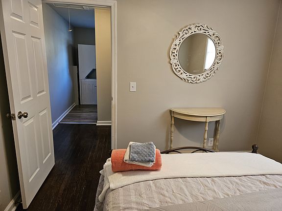 2nd image of 500 Cumberland Ave #B