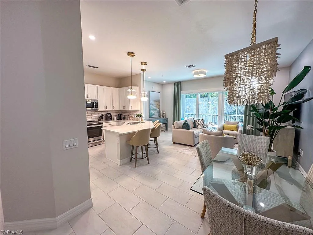 3 bed, 2.0 bath, 1509 sqft, $7,500 — Photo 2