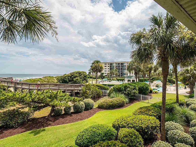 601 Retreat Beach Cir Pawleys Island, SC, 29585 Apartments for Rent