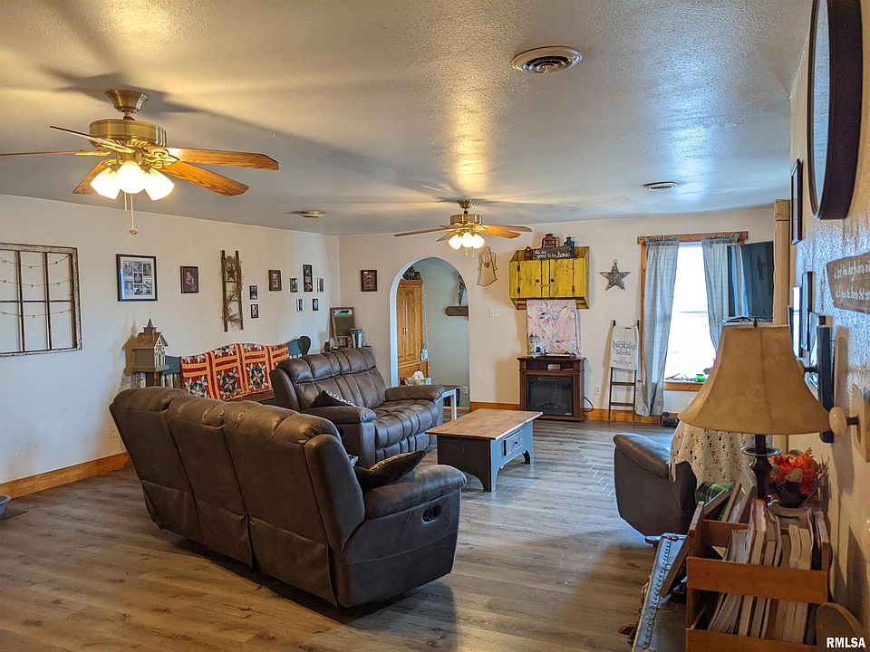 14 Meininger Rd, Vergennes, IL 62994 Zillow