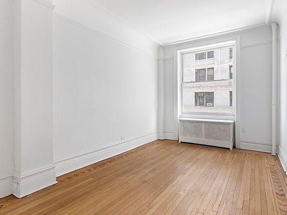 2nd image of 417 Riverside Dr #3B