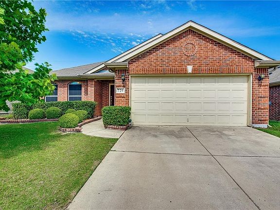 3rd image of 729 Cedar Cove Dr
