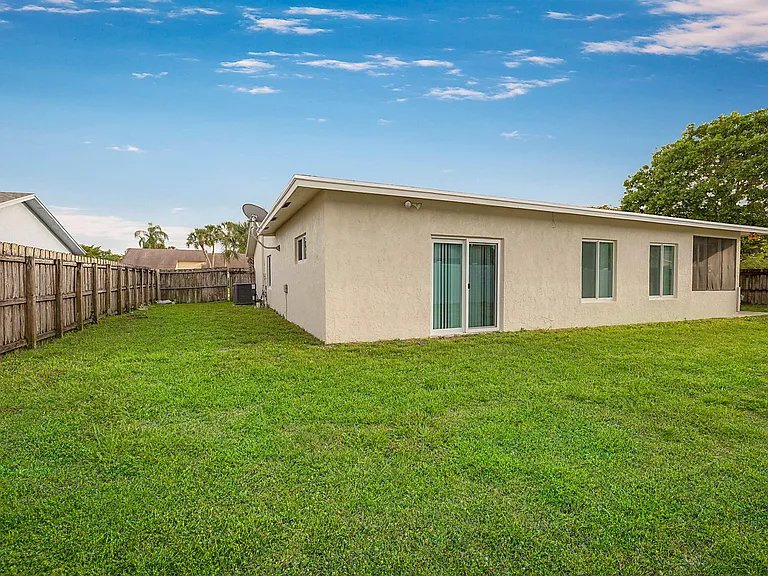 9593 Richmond Cir #- — Photo 25
