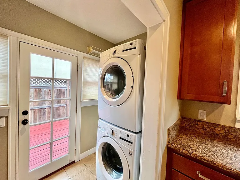 2919 Suncrest Dr — Photo 12