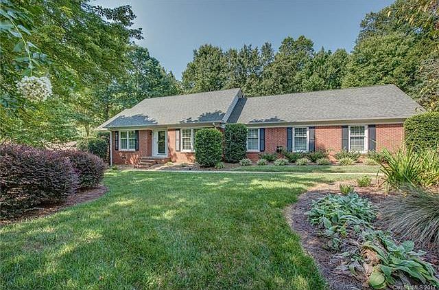1st image of 102 Nancy Hanks Pl