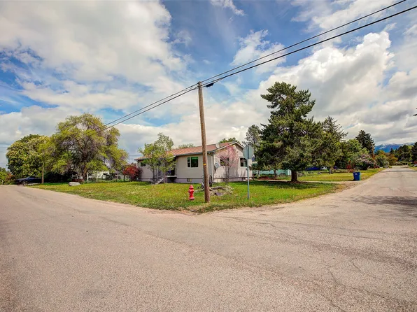 1411 7th St E, Polson, MT 59860