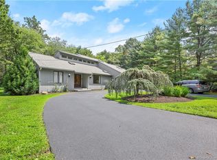 150 Alexandra Dr, Stratford, CT 06614