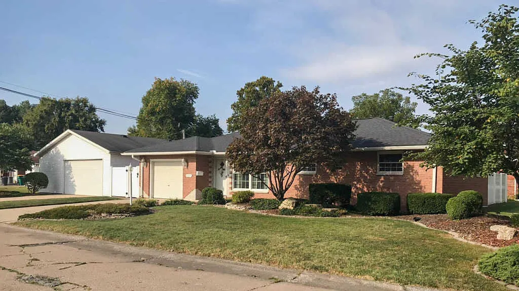 3305 Bluebird Ln photo 1
